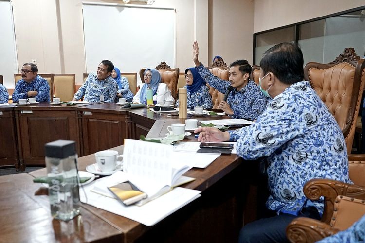 Wali Kota Salatiga Yuliyanto saat teleconference dengan Gubernur Jawa Tengah Ganjar Pranowo