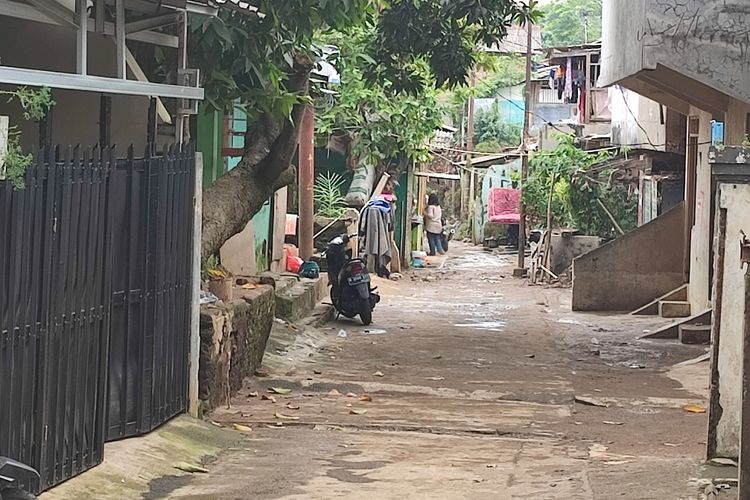 Banjir yang merendam permukiman warga di Jalan Masjid Al-Makmur, Pejaten Timur, Pasar Minggu, Jakarta Selatan, Senin (10/10/2022) telah surut. 