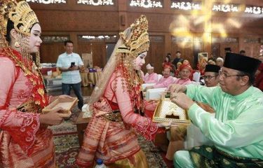 Tari Sekapur Sirih
