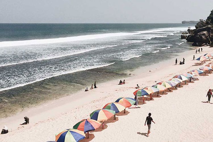 Pantai Pok Tunggal di Gunungkidul, DI Yogyakarta.