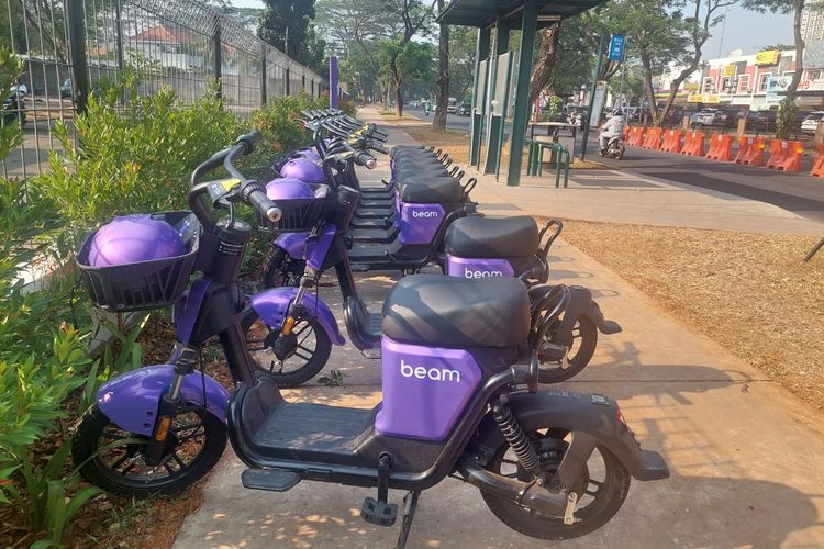 Ilustrasi Beam, armada sepeda listrik, skuter elektrik, dan moped elektrik, yang disewakan. 