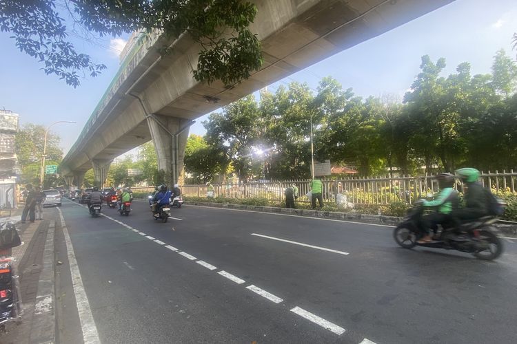 Kondisi Terkini Jalan Kapten Tendean Usai JPO Dibongkar: Lalin Lancar dan Puing Dibersihkan