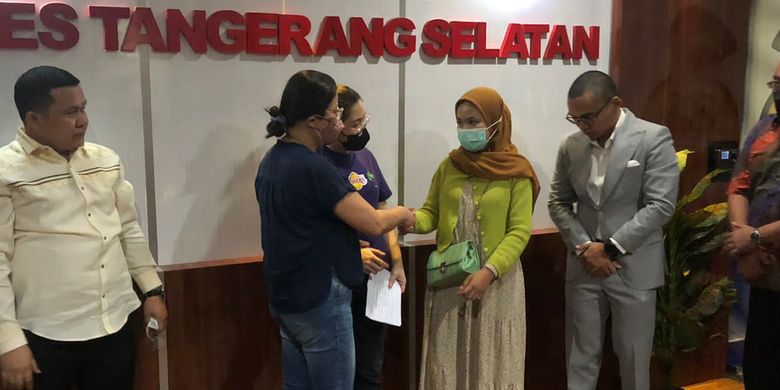 Kasus Dugaan Pencurian Cokelat di Alfamart Tangerang Berujung Damai. Pelapor dan Terlapor Sudah Dipertemukan di Polres Tangsel pada Senin (15/8/2022) malam.