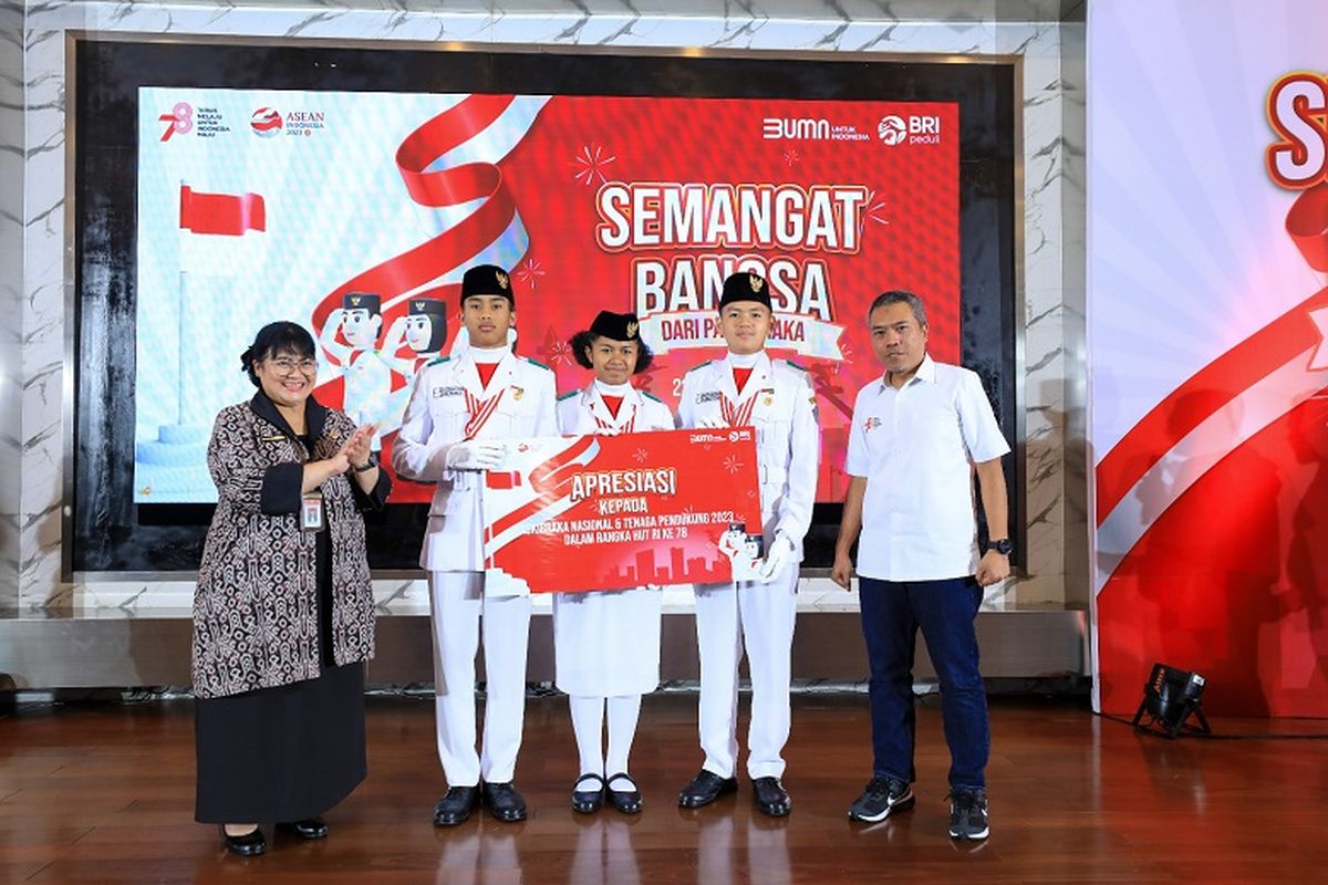 Pemberian apresiasi dari BRI untuk para anggota Paskibraka Nasional 2023.