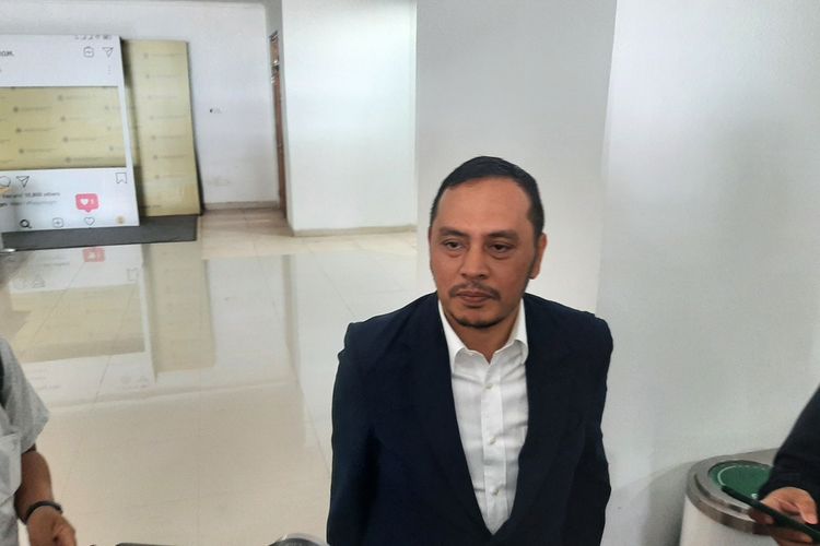 Ketua DPP NasDem Willy Aditya saat menemui wartawan usai menghadiri acara diskusi di Fisipol UGM, Senin (10/10/2022).