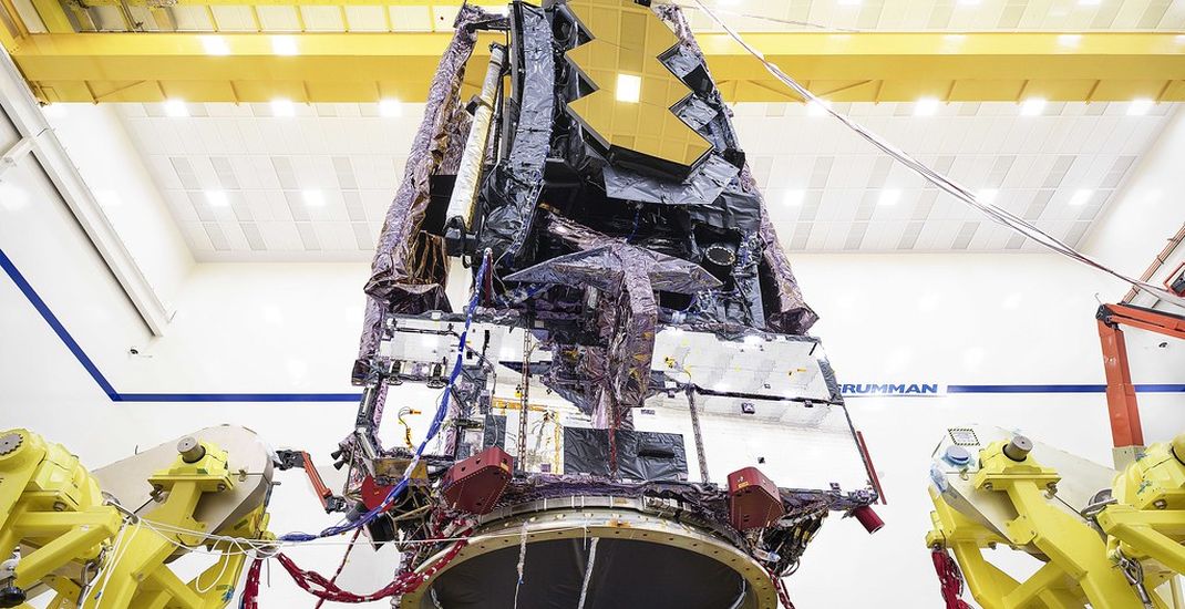 Teleskop Luar Angkasa James Webb, teleskop baru yang akan menggantikan Teleskop Luar Angkasa Hubble. NASA bersiap akan meluncurkan teleskop James Webb pada tahun ini.