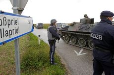 Tank AD Austria Ikut Kepung Tersangka Penembak Polisi