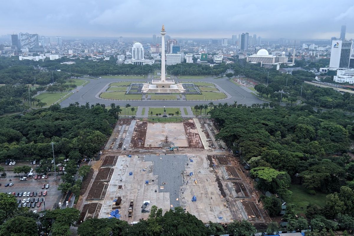 Kondisi kawasan Monumen Nasional setelah penebangan 205 pohon untuk revitalisasi, Kamis (23/1/2020).