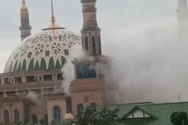 Islamic Center Samarinda terbakar