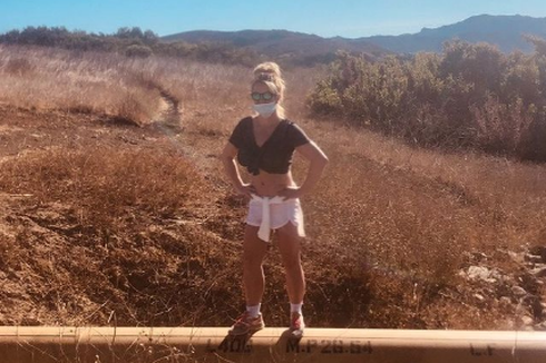 Britney Spears Tampil Sporty Pakai Celana 