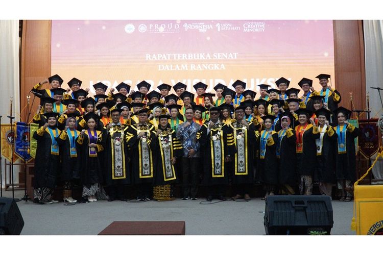 UKSW luluskan 1.095 wisudawan dan wisudawati pada Upacara Wisuda Periode I Tahun 2024. 