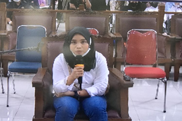 Asisten rumah tangga (ART) Ferdy Sambo bernama Susi dihadirkan sebagai saksi dalam sidang kasus pembunuhan berencana terhadap Nofriansyah Yosua Hutabarat atau Brigadir J, dengan terdakwa Richard Eliezer Pudihang Lumiu atau Bharada E di Pengadilan Negeri (PN) Jakarta Selatan, Senin (31/10/2022).