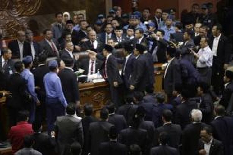 "Sidang Perdana DPR Saja Sudah Diawali Ricuh..."