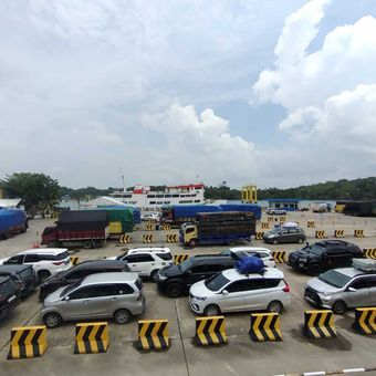 Pelabuhan Penyeberangan Telaga Punggur berperan sangat penting dalam lalu lintas penyeberangan antara Batam dan Bintan. Pelabuhan Punggur Batam juga menjadi akses ke beberapa daerah lain di Kepri.