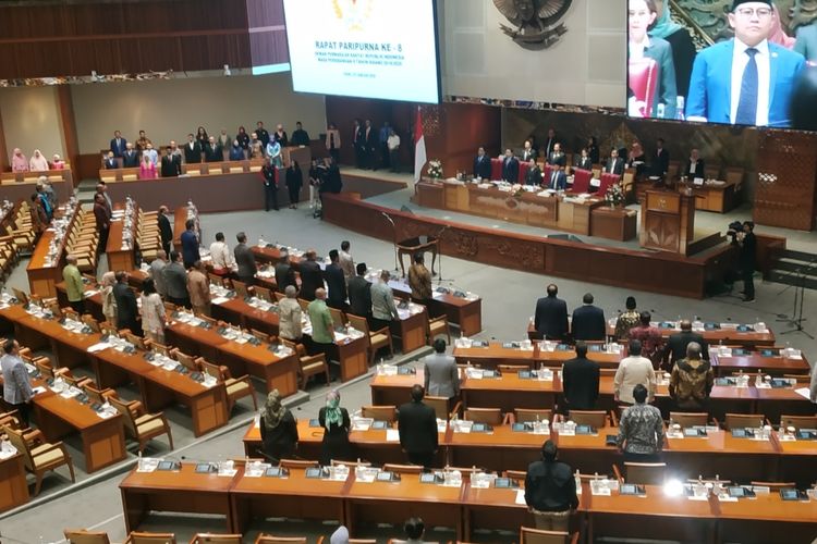 DPR RI menggelar rapat paripurna ke-8 masa persidangan II Tahun 2019-2020 di Kompleks Parlemen, Senayan, Jakarta, Selasa (20/1/2020). 