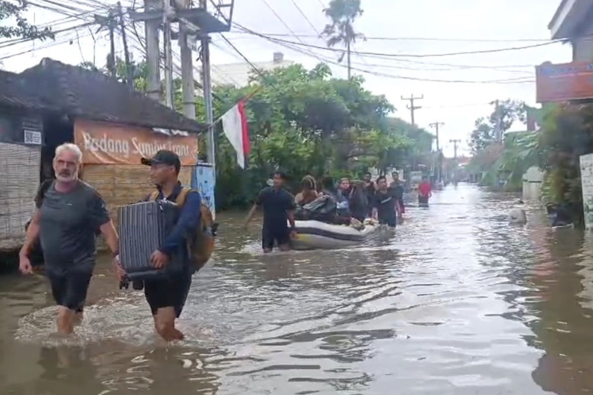 Kondisi banjir di sekitar Jalan Jalan Dewi Saraswati, Seminyak, Kecamatan Kuta, Kabupaten Badung,  Bali, pada Rabu (10/9/2025). KOMPAS.com/ Yohanes Valdi Seriang Ginta