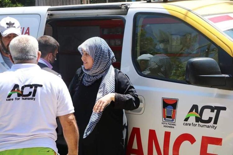 Ambulans bantuan Pemkot Padang untuk membantu warga Palestina. 