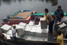 Begini Susahnya Distribusi Logistik Pilkada di Daerah Terpencil 