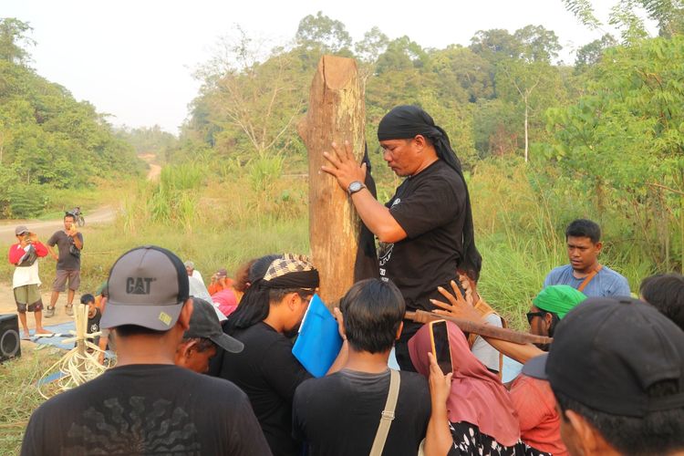 Usai Terpecah 34 Tahun, Suku Basap Karangan Bersatu Lawan Pembalakan Liar