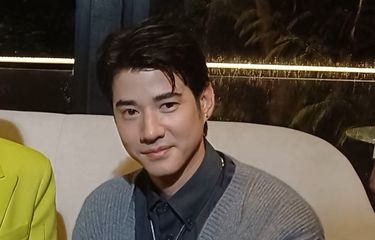 Usai Nonton Kang Mak from Pee Mak, Mario Maurer dan Davika Hoorne ...