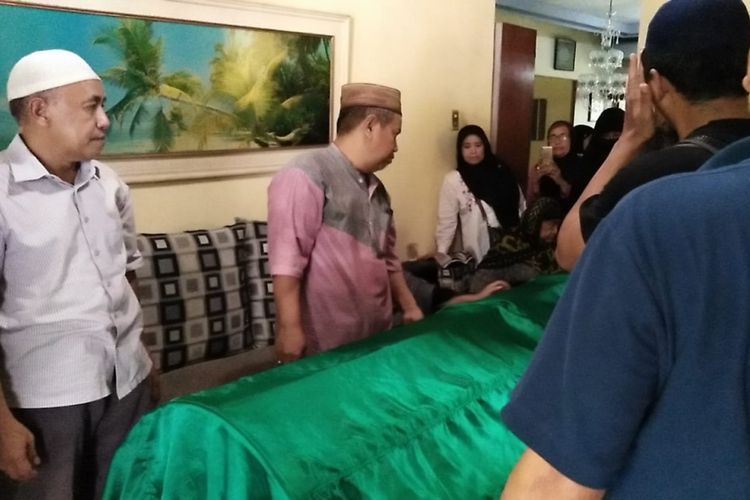 Jenazah Syachrul Anto, penyelam yang gugur saat mencari korban dan puing pesawat Lion Air PK-LQP nomor penerbangan JT 610 akan dimakamkan di TPU Bendul Merisi, Kecamatan Wonocolo, Surabaya, Sabtu (3/11/2018).