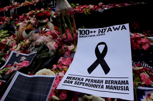 Mudrikah, Ibu Korban Tewas Tragedi Kanjuruhan: Uang Tak Bisa Gantikan Anak Saya