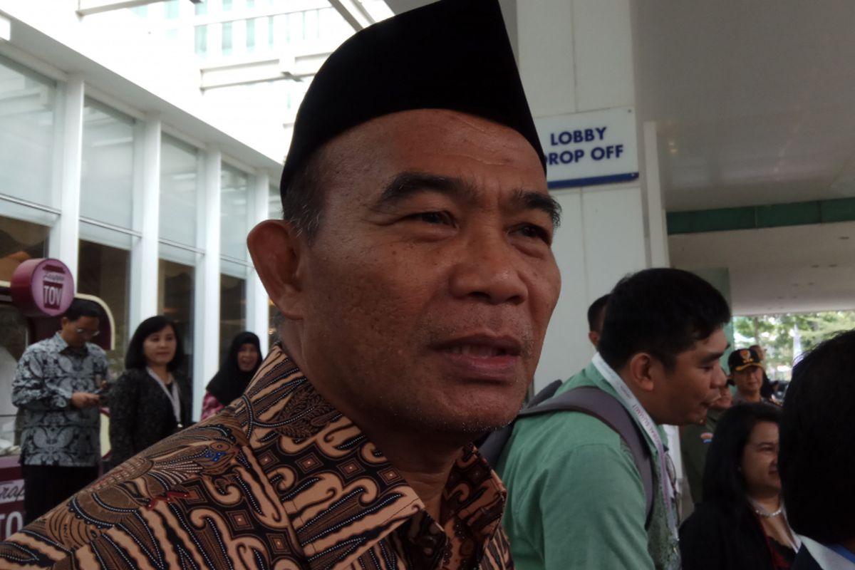 Menteri Pendidikan dan Kebudayaan (Mendikbud) Muhadjir Effendy menolak usulan Ketua Kwaran Nasional Gerakan Pramuka, Adhyaksa Dault agar Gerakan Pramuka dinaungi kementeriannya. Jakarta, Senin (21/8/2017).