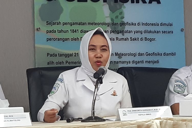 Kepala Badan Meteorologi, Klimatologi, dan Geofisika (BMKG) Dwikorita Karnawati di kantor BMKG, Jakarta, Selasa (25/2/2020).