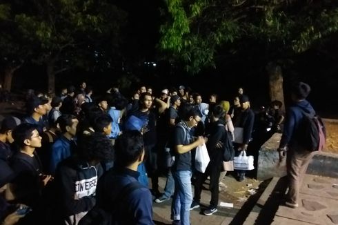 Gunakan Bus, Ratusan Mahasiswa Undip Berangkat ke Jakarta Senin Malam