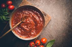 3 Cara Membuat Saus Tomat untuk Pasta, Tips dari Koki Italia