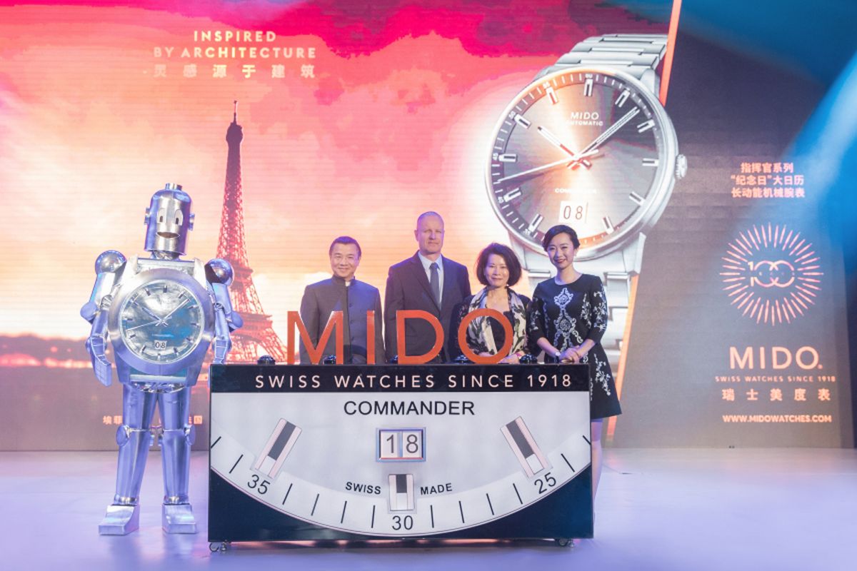 Robi, ikon Mido yang masih eksis saat di perayaan 100 tahun Mido, Shanghai, China.