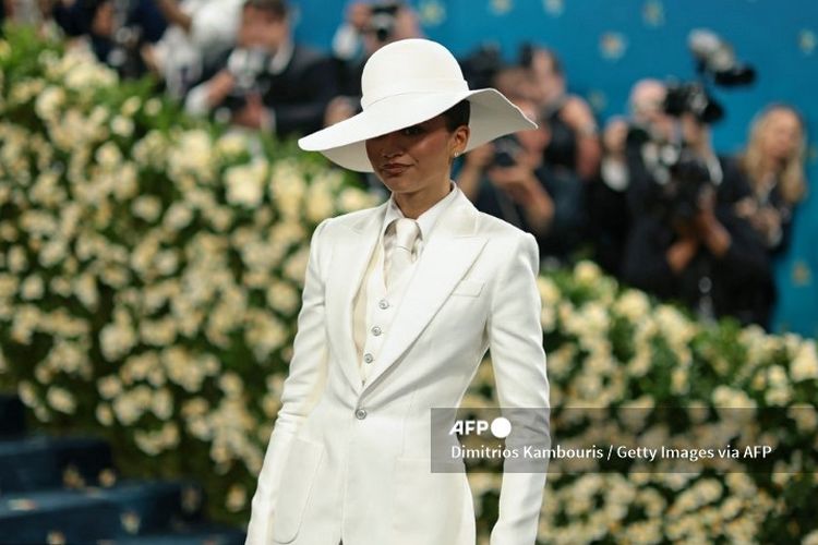 11 Selebritas dengan Busana Terbaik di Met Gala 2025, Ada Zendaya hingga Rihanna