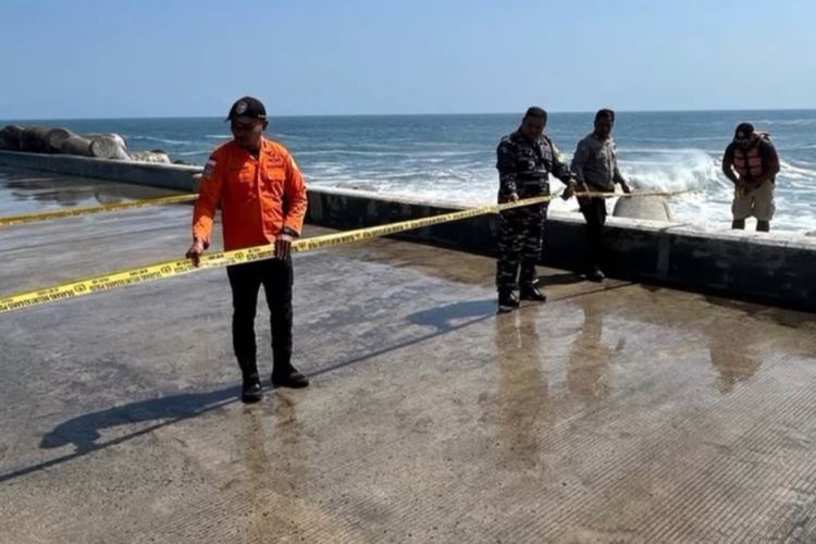 Pemecah Ombak di Jangkaran Kulon Progo Tergerus Abrasi, Kini Dipasang Garis Polisi