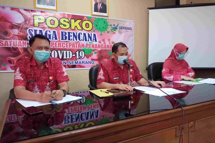 Wakil Bupati Semarang Ngesti Nugraha dan Kepala Dinas Kesehatan Ani Rahardjo menyampaikan perkembangan Covid-19.