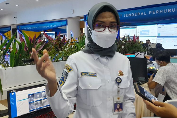 Juru Bicara Kementerian Perhubungan Adita Irawati di Posko Angkutan Lebaran Terpadu 2022, Jakarta, Kamis (28/4/2022). Kemenhub mengatakan pilot dan penumpang pesawat Susi Air di Nduga masih dalam pencarian.