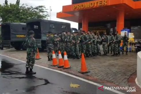 6 Jenazah Simpatisan Rizieq Dibawa ke RS Polri, Prajurit TNI AD Berjaga Dilengkapi Panser