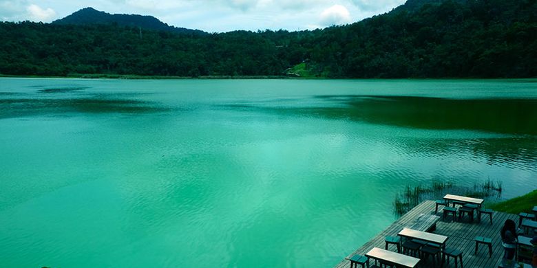 Danau Linau di Tomohon, Sulawesi Utara
 