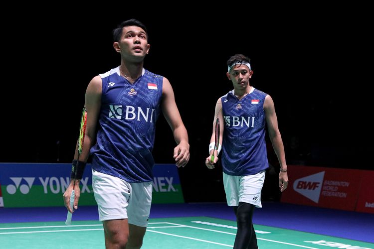 Ganda putra Indonesia, Fajar Alfian/Muhammad Rian Ardianto, saat bertanding pada babak 16 besar All England 2023 di Utilita Arena Birmingham, Kamis (16/3/2023). Fajar/Rian lolos ke perempat final dan akan melawan Muhammad Shohibul Fikri/Bagas Maulana. Terkini, Fajar/Rian berhasil mengalahkan Fikri/Bagas dan akan berjuang dalam rangkaian semifinal All England 2023, Sabtu (18/3/2023).