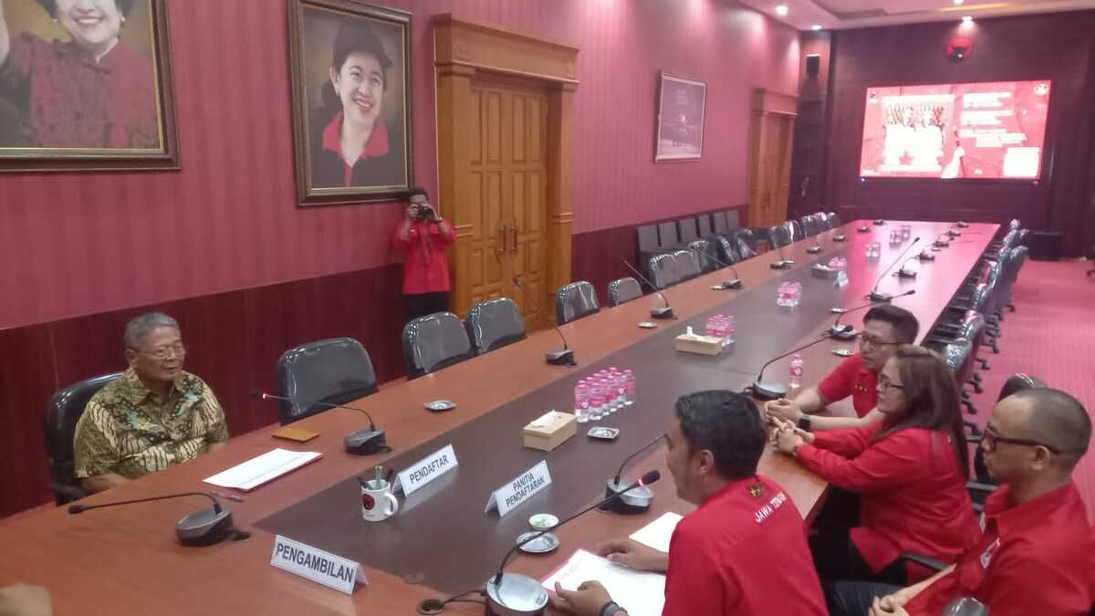 Eks Wakil Ganjar Pranowo Jadi Orang Pertama yang Daftar Penjaringan Pilkada Jateng di PDI-P
