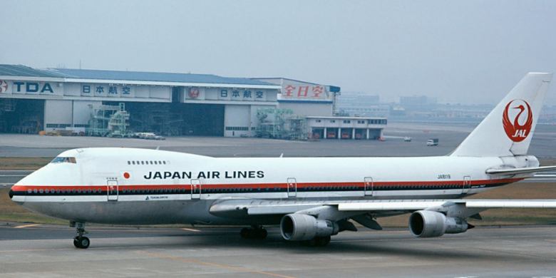 Penampakan pesawat yang mengalami kecelakaan. Foto diambil di Bandara Haneda pada 1984.