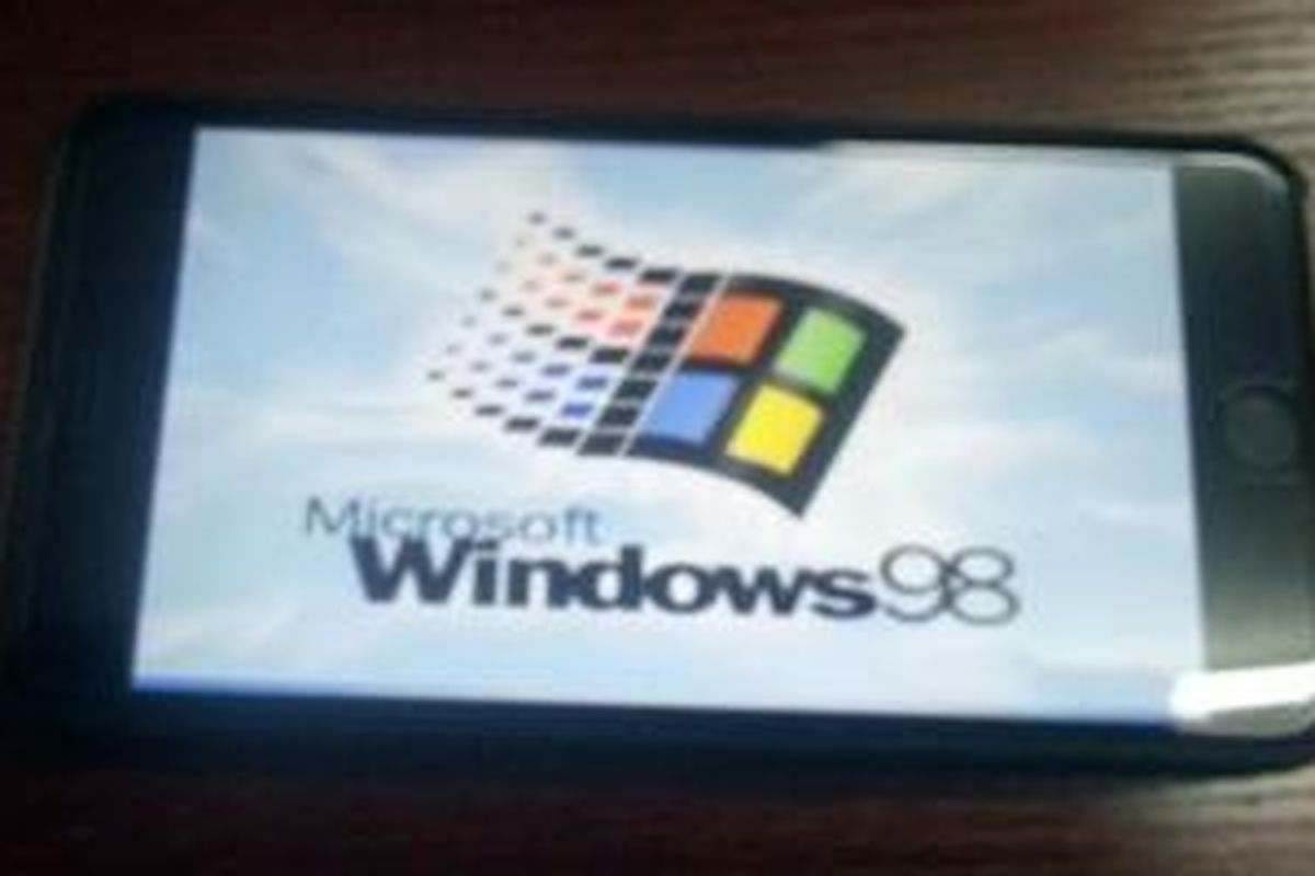 iPhone 6 Plus yang dipasangi OS Windows 98 