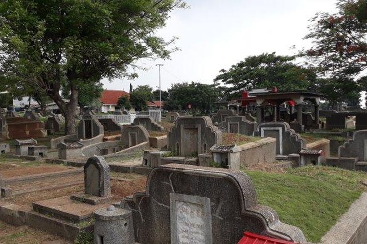 Area pemakaman Tionghoa di TPU Kebon Nanas yang jadi lokasi sejoli diamankan saat berbuat mesum di Jatinegara, Jakarta Timur, Minggu (8/11/2020)