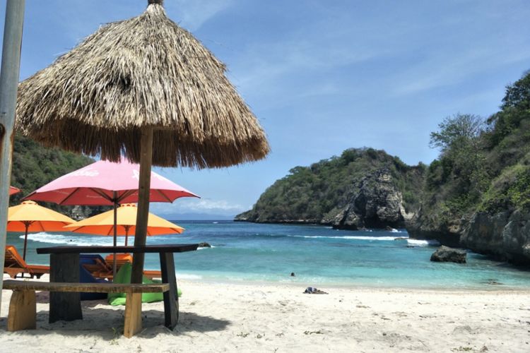 Atuh Beach, salah satu destinasi wisata di Pulau Nusa Penida, Bali bagian timur.