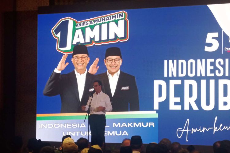 Calon presiden nomor urut 1, Anies Baswedan saat konsolidasi kader Partai Nasdem di Karawang, Jawa Barat, Senin (4/12/2023).