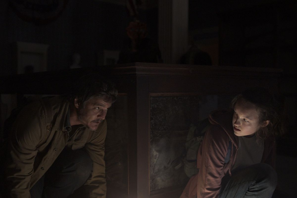 Pedro Pascal (kiri) dan Bella Ramsey dalam The Last of Us.
