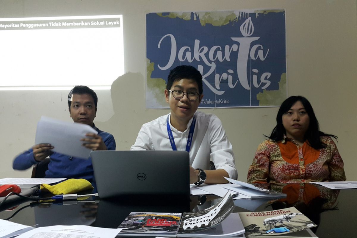 Lembaga Bantuan Hukum (LBH) DKI Jakarta merilis laporan pelanggaran HAM dalam kasus penggusuran di DKI Jakarta pada 2016 di Kantor LBH Jakarta, Menteng, Jakarta Pusat, Kamis (13/4/2017).