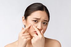 4 Tips Memakai Makeup Saat Ada Jerawat di Wajah
