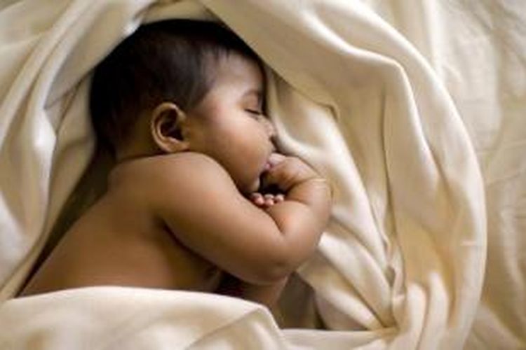 Tidur sangat penting untuk merangsang tumbuh kembang otak bayi.