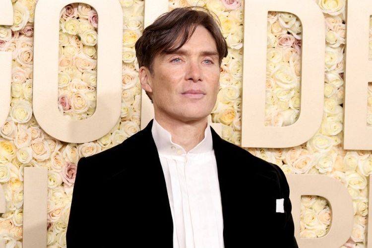 Aktor Cillian Murphy menghadiri malam penghargaan Golden Globe Awards ke-81 yang digelar di Beverly Hilton Hotel di Beverly Hills, California, Minggu (7/1/2024).