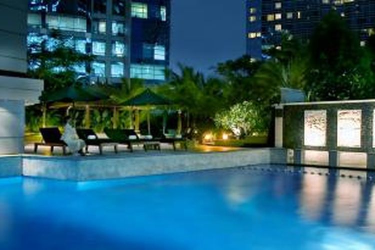 kolam renang di JW Marriott Hotel Jakarta